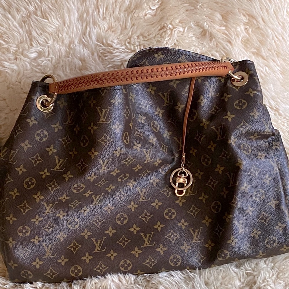 Louis Vuitton Artsy GM